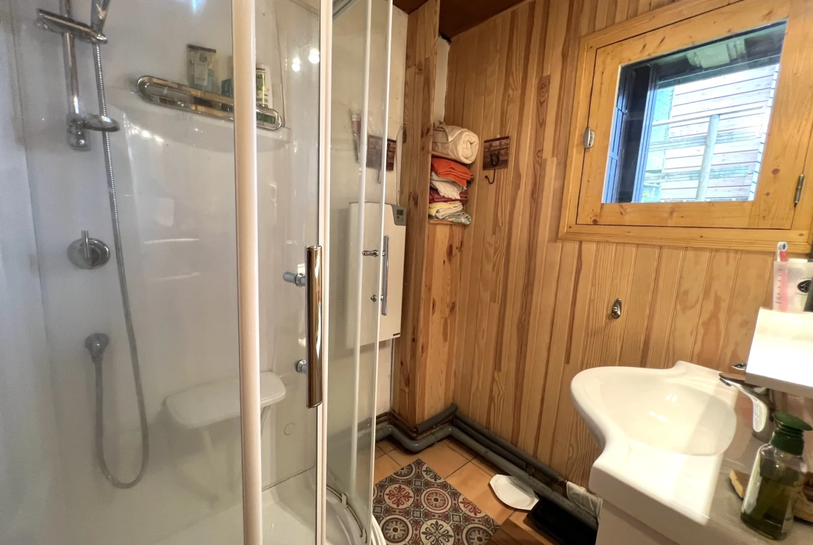 Charmant chalet à vendre dans le parc naturel des Pyrénées ariégeoises 