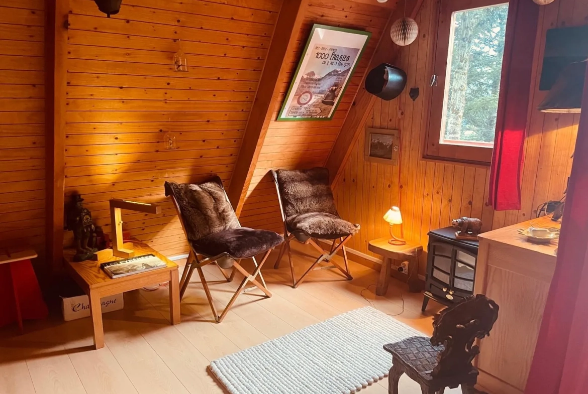 Charmant chalet à vendre dans le parc naturel des Pyrénées ariégeoises 