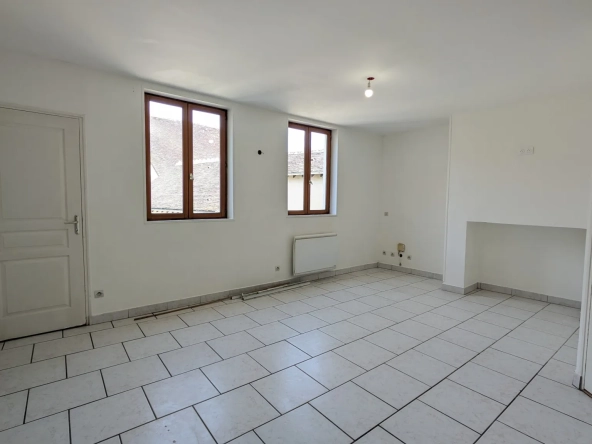 Appartement 3 pièces lumineux en centre-ville d'Auxerre - Vente 92900 EUR