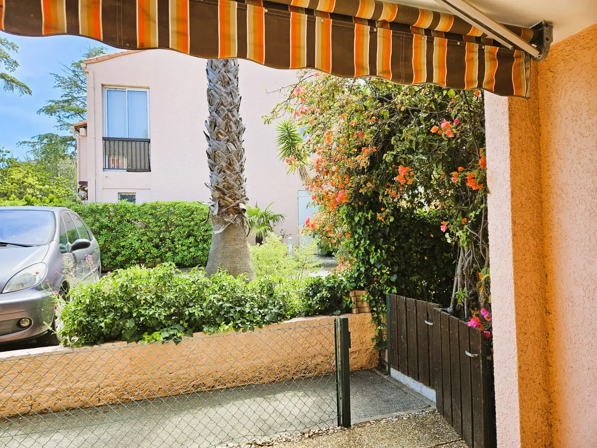 Appartement T1 en rez-de-jardin à Bandol proche plage Eden Roc avec parking inclus 