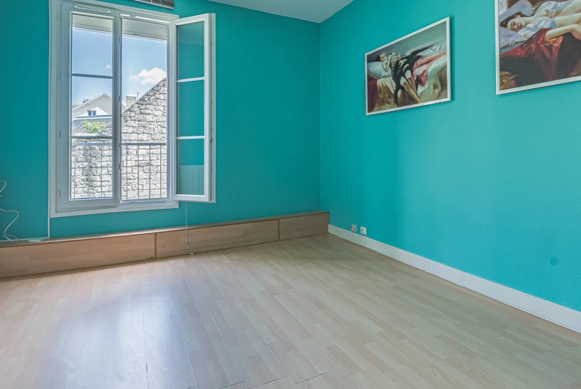 Appartement 2 chambres à vendre à Chantilly, centre-ville, à rénover 