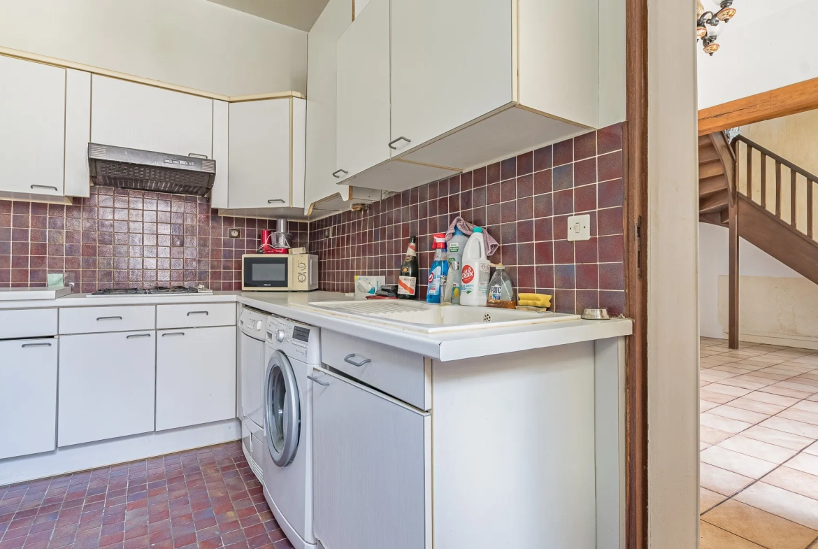 Appartement 2 chambres à vendre à Chantilly, centre-ville, à rénover 