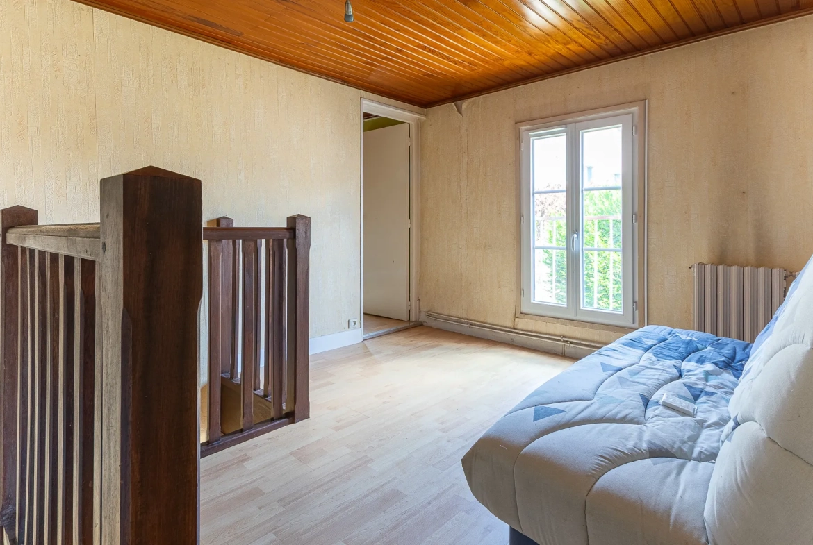 Appartement 2 chambres à vendre à Chantilly, centre-ville, à rénover 