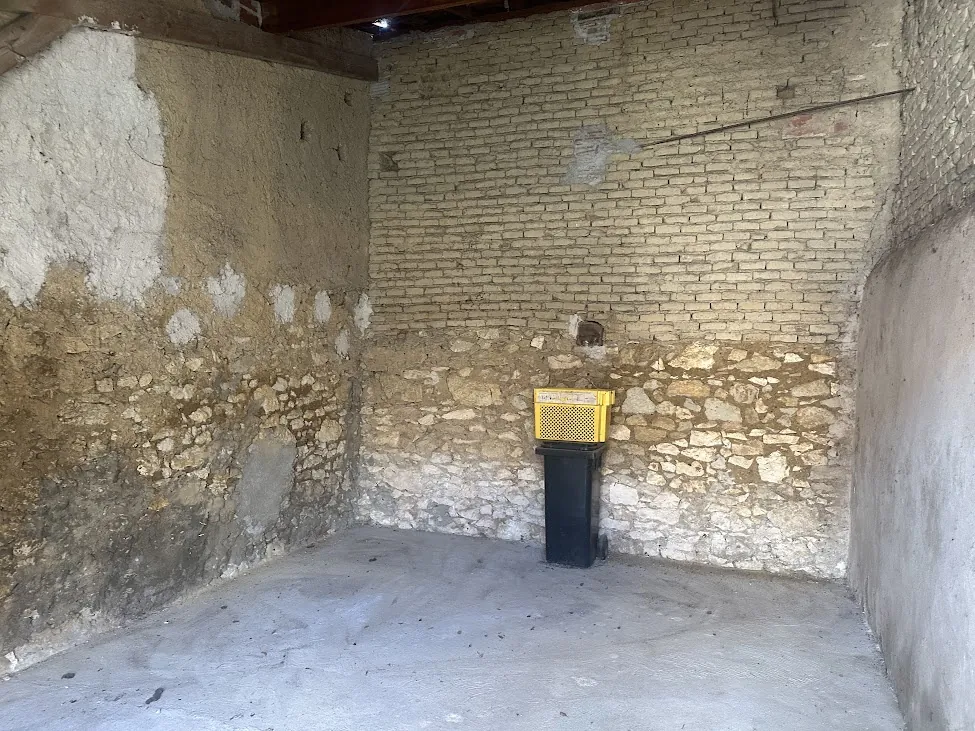 Maison mitoyenne en centre-ville de Fleurance, 56 m² avec potentiel d’agrandissement 
