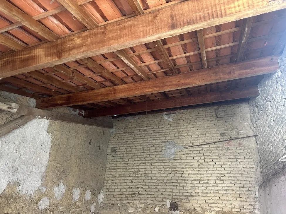 Maison mitoyenne en centre-ville de Fleurance, 56 m² avec potentiel d’agrandissement 