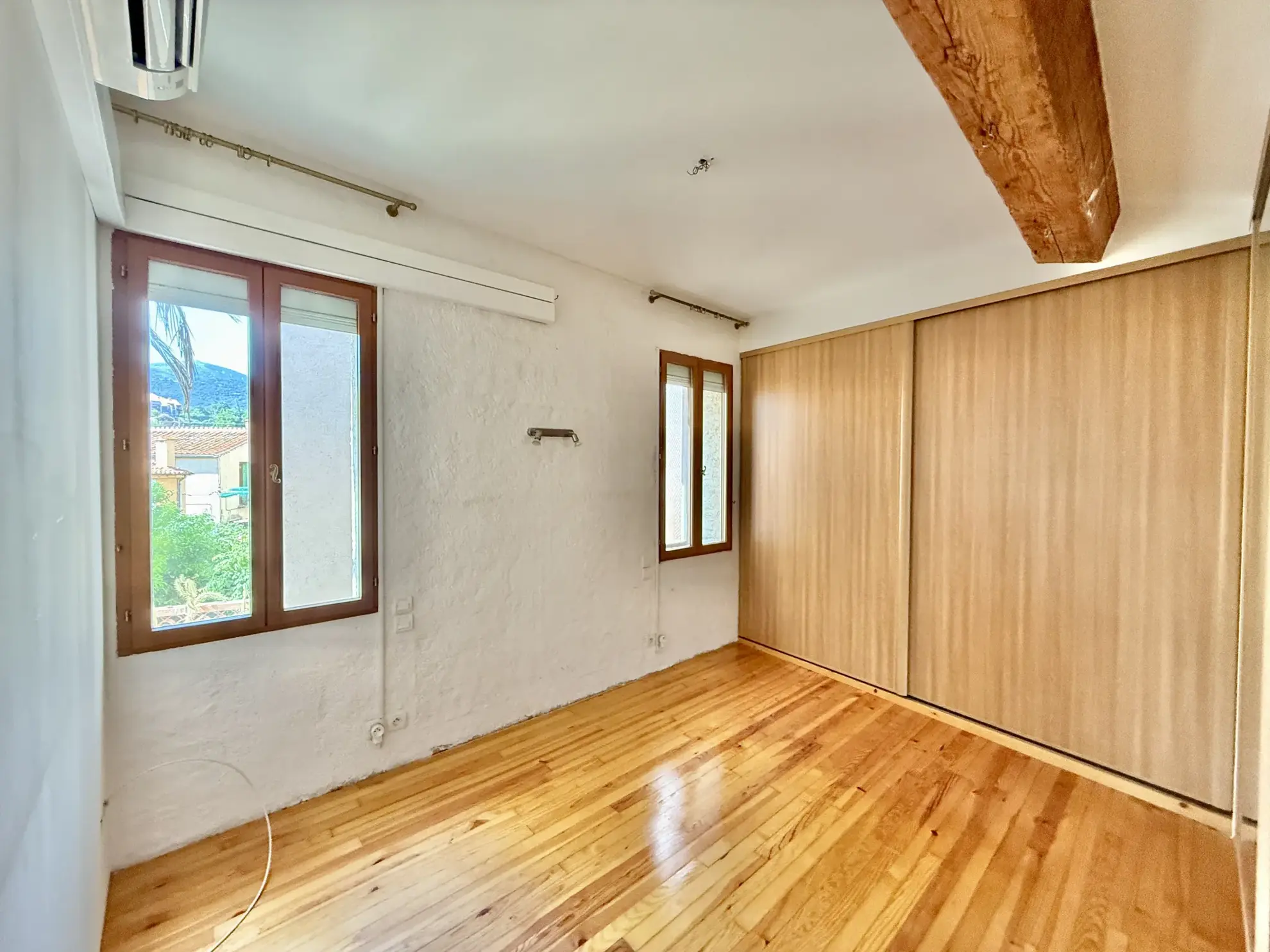 Appartement Duplex de 4 Pièces à Collioure avec Vue sur les Montagnes 