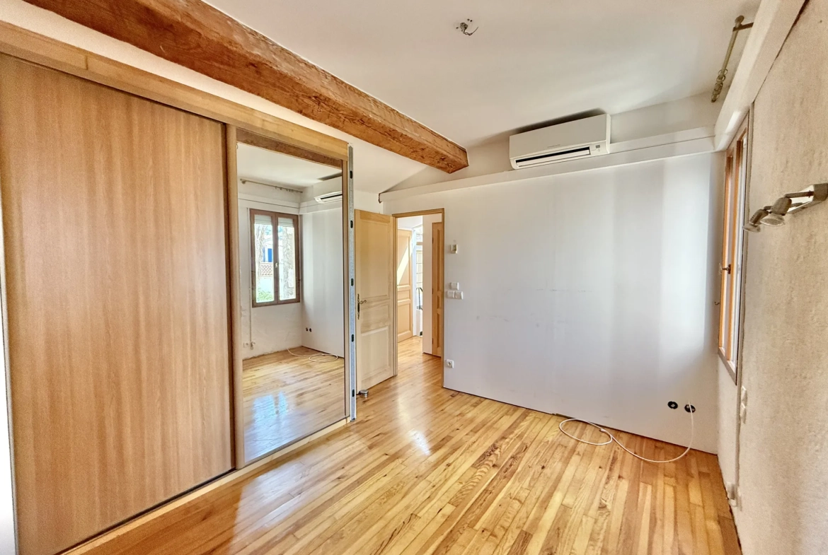Appartement Duplex de 4 Pièces à Collioure avec Vue sur les Montagnes 