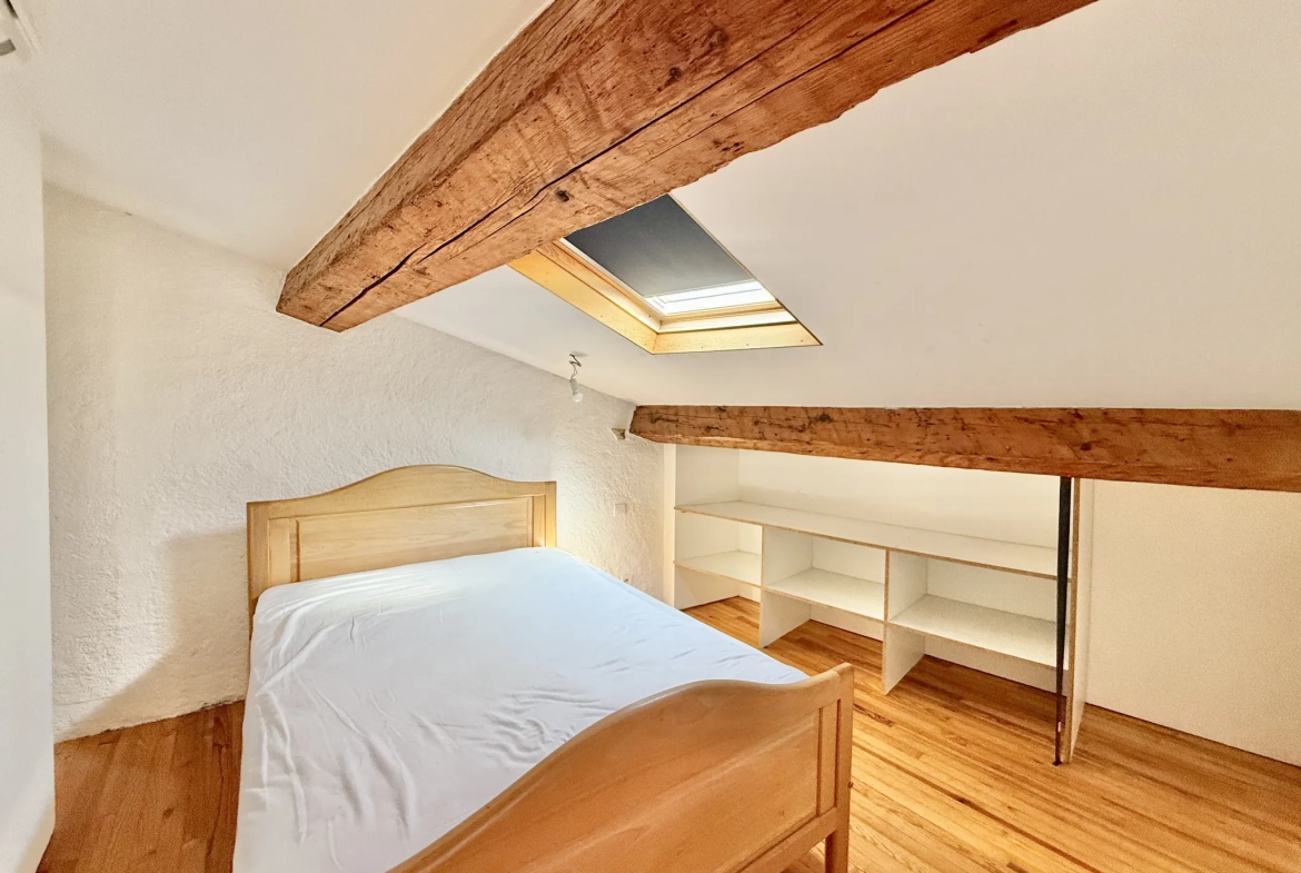Appartement Duplex de 4 Pièces à Collioure avec Vue sur les Montagnes 