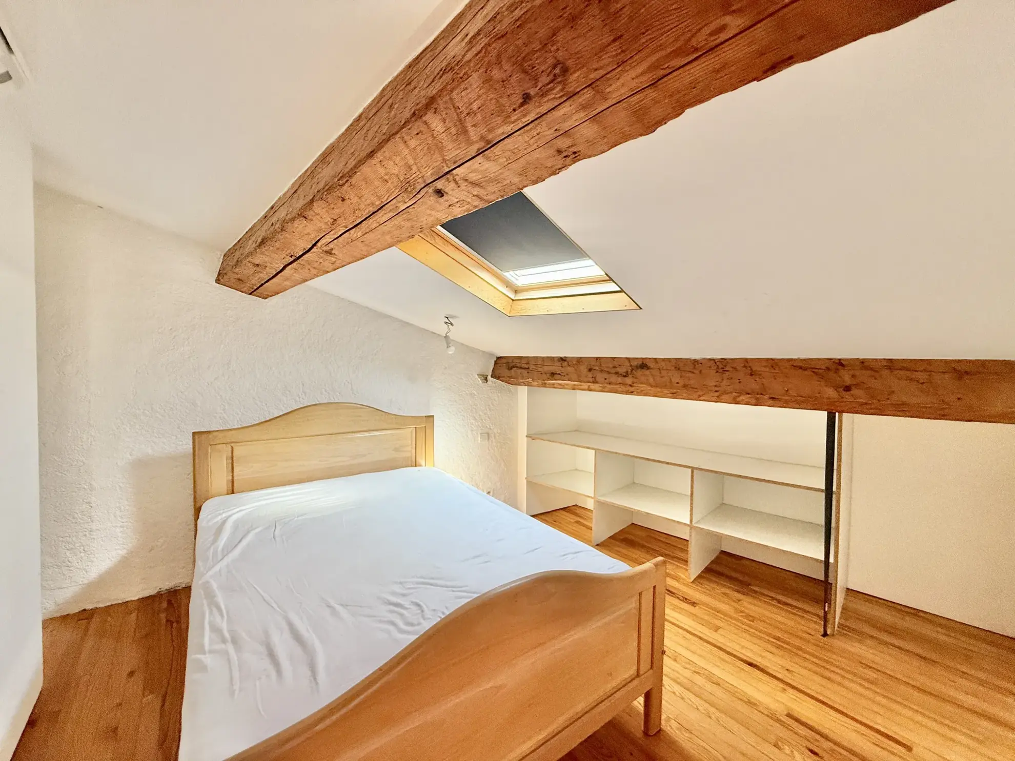 Appartement Duplex de 4 Pièces à Collioure avec Vue sur les Montagnes 