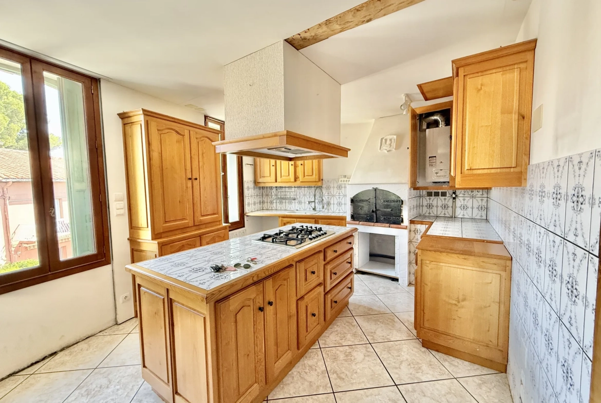 Appartement Duplex de 4 Pièces à Collioure avec Vue sur les Montagnes 