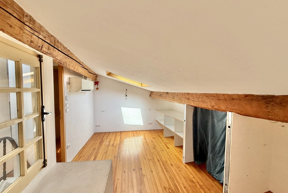 Appartement Duplex de 4 Pièces à Collioure avec Vue sur les Montagnes 