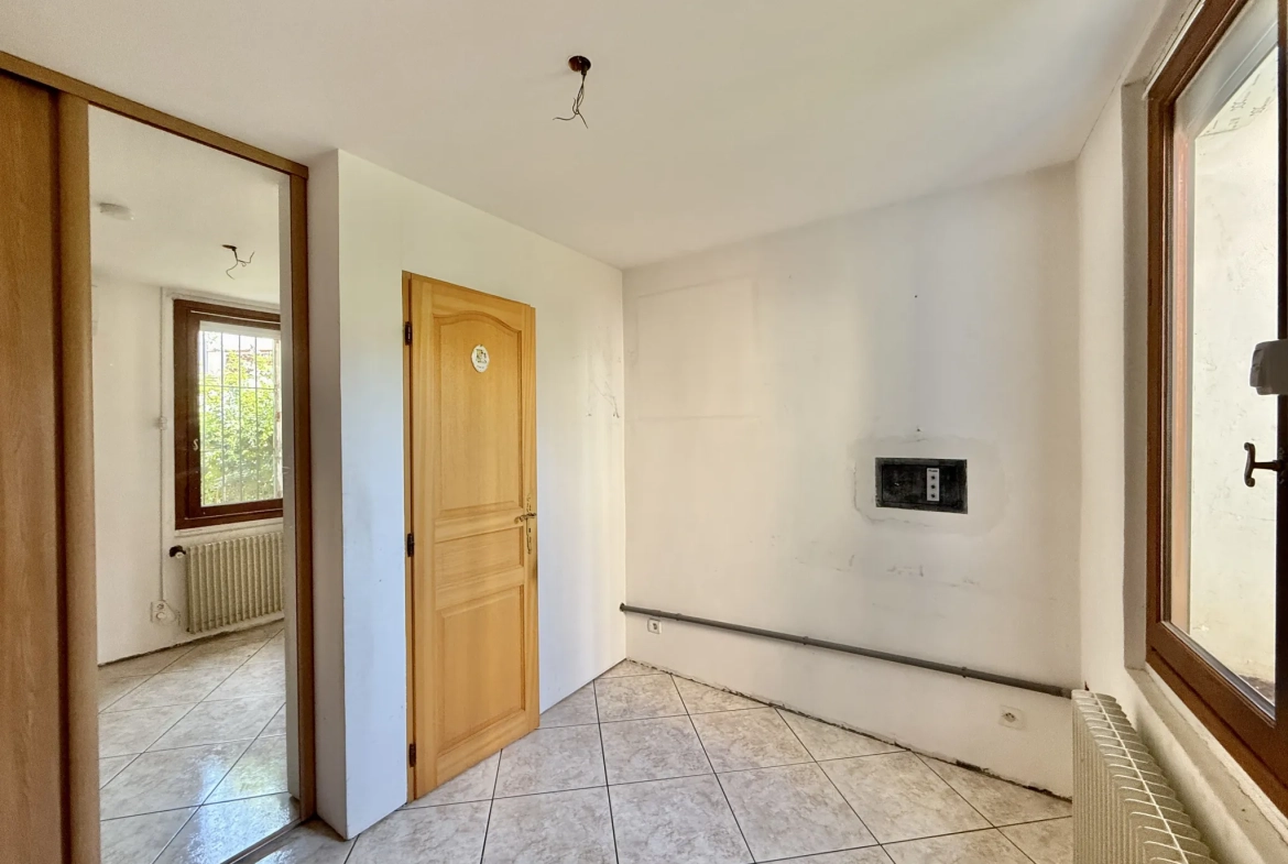 Appartement Duplex de 4 Pièces à Collioure avec Vue sur les Montagnes 
