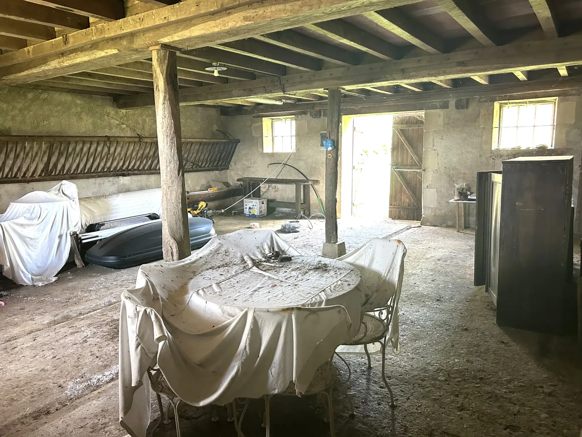 Maison à rénover avec grange et vue imprenable à Lurcy le Bourg 