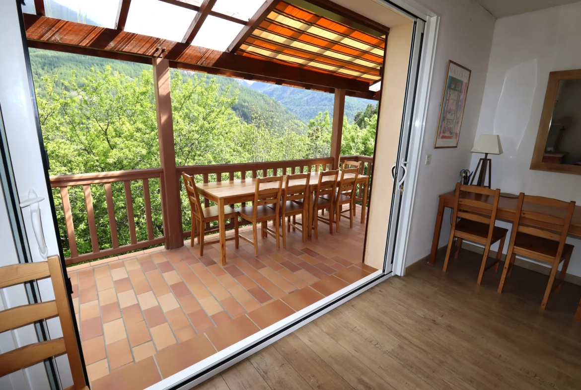 Belle maison de montagne avec jardin à Chaumie, proche stations de ski et sentiers de randonnée 