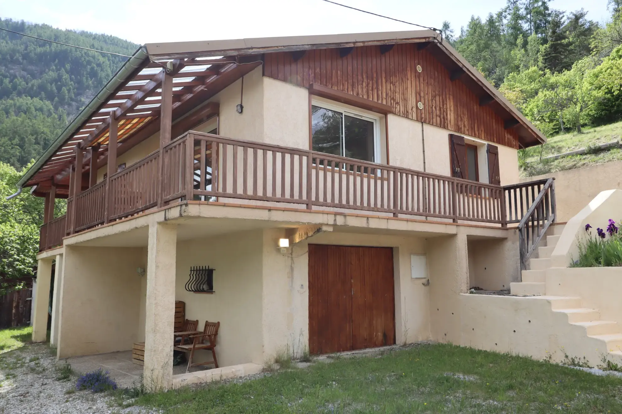 Belle maison de montagne avec jardin à Chaumie, proche stations de ski et sentiers de randonnée 