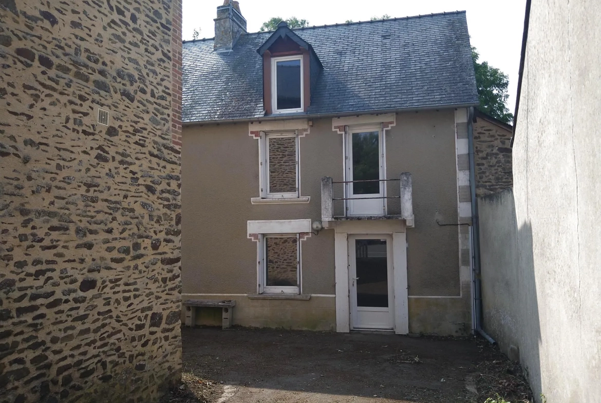 Maison de bourg à rénover de 67 m² à Javron-les-Chapelles 