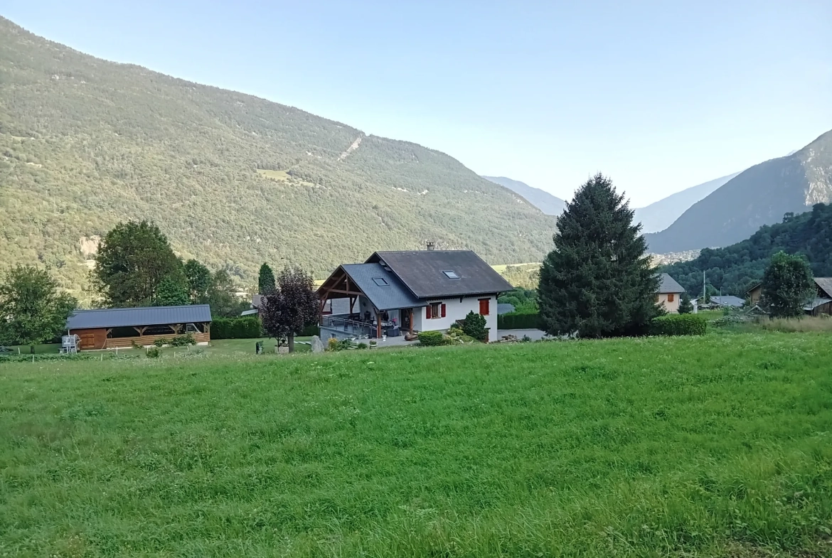 Terrain à bâtir de 700 m² à La Chapelle, vue dégagée et ensoleillée 