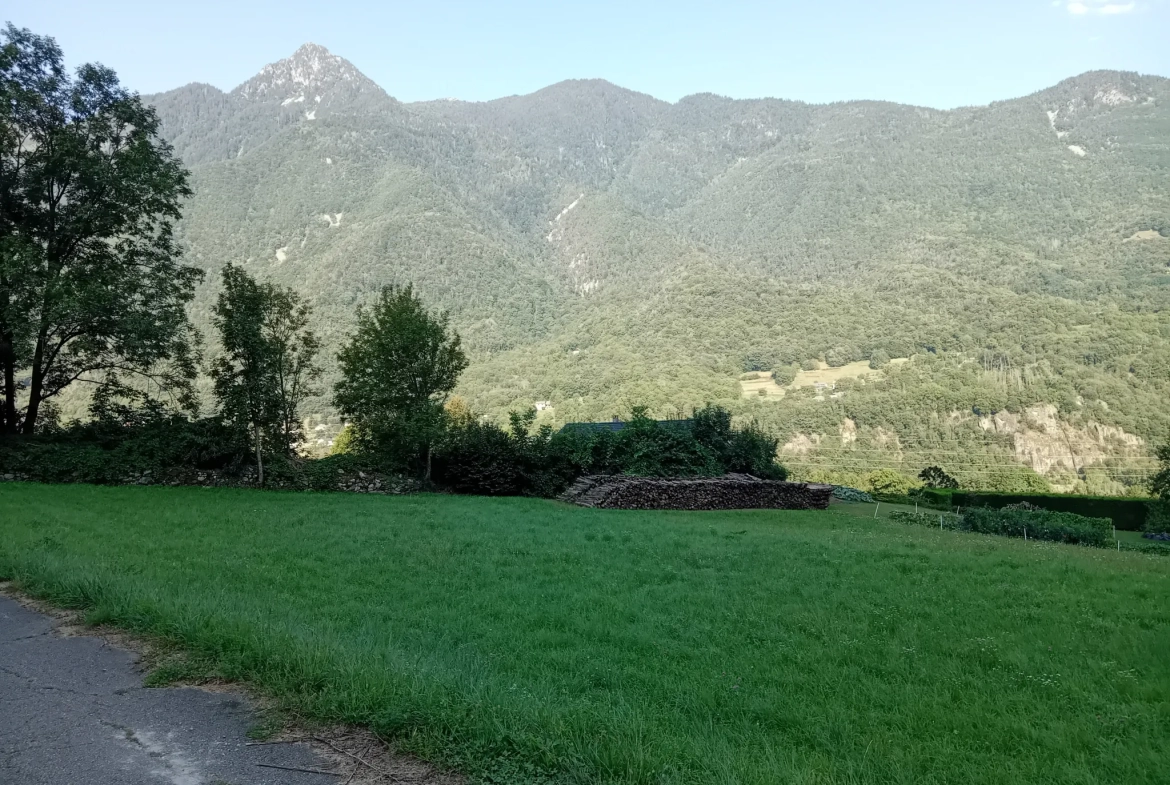 Terrain à bâtir de 700 m² à La Chapelle, vue dégagée et ensoleillée 