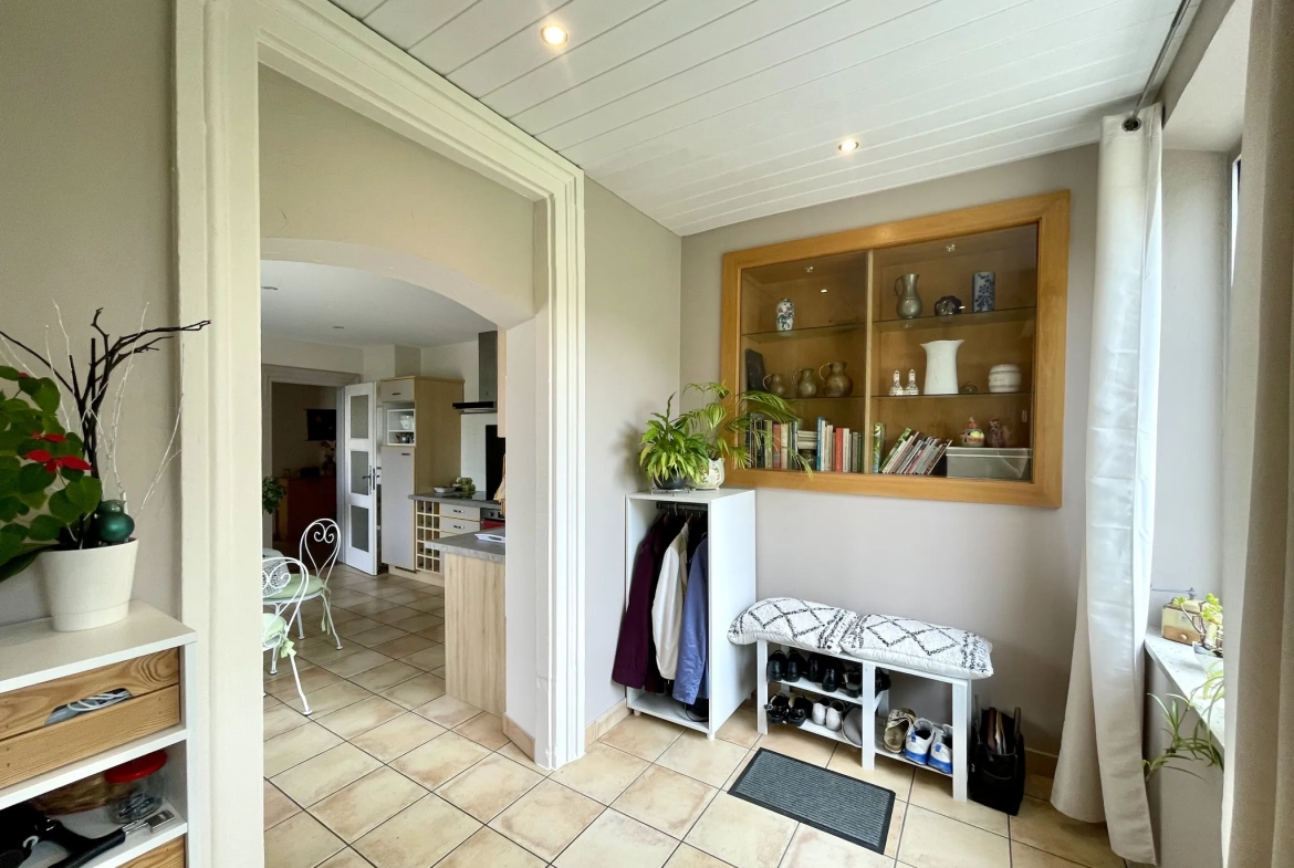 Appartement F5 avec jardin privatif à Kingersheim - Grande superficie et charme authentique 