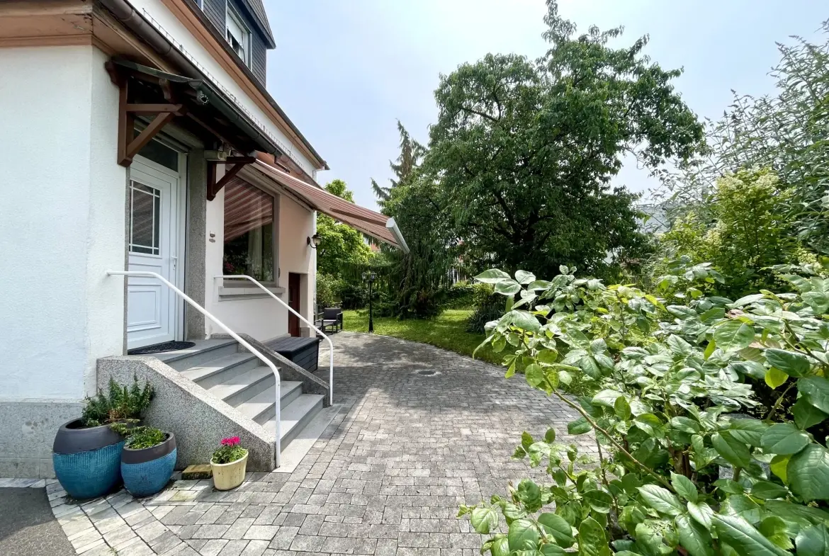 Appartement F5 avec jardin privatif à Kingersheim - Grande superficie et charme authentique 