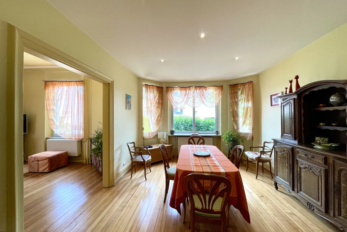 Appartement F5 avec jardin privatif à Kingersheim - Grande superficie et charme authentique 