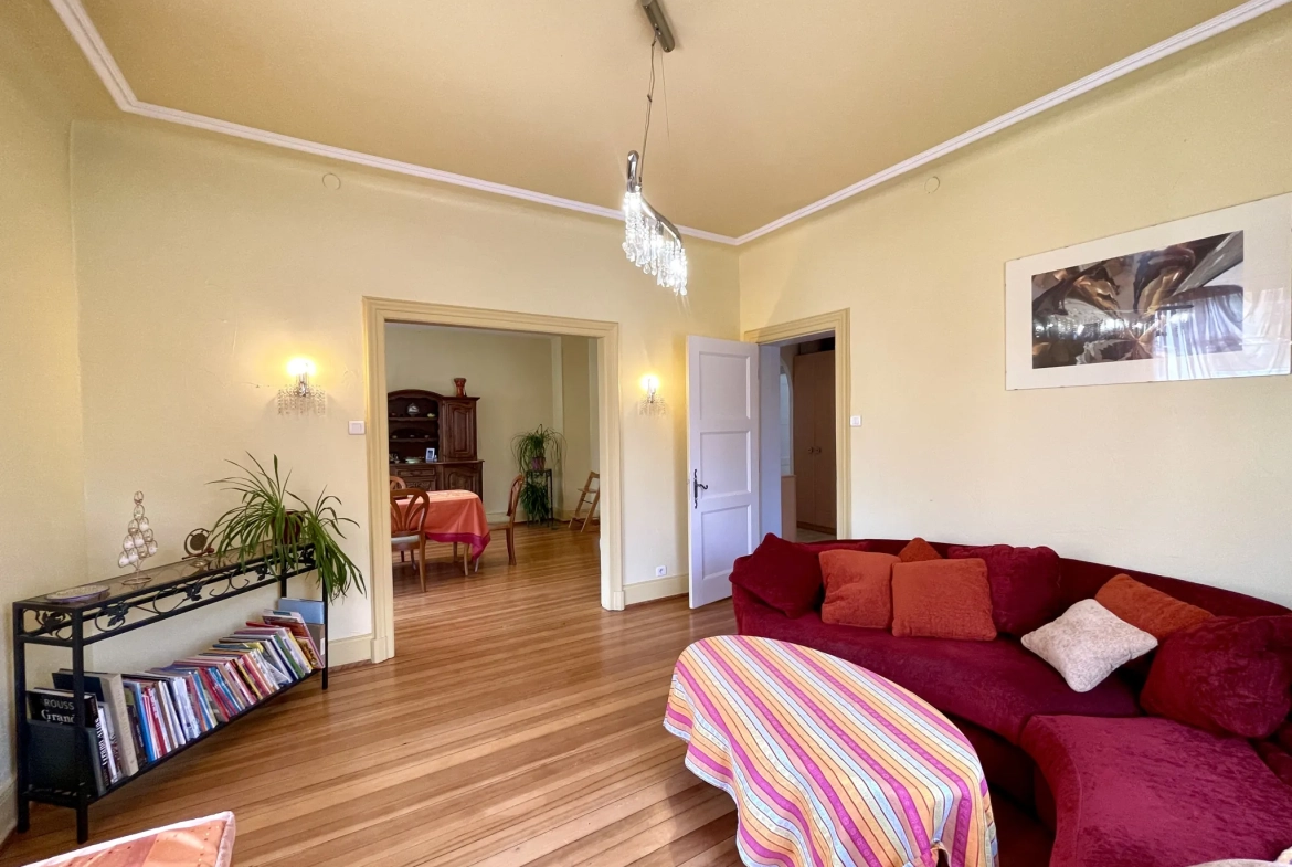 Appartement F5 avec jardin privatif à Kingersheim - Grande superficie et charme authentique 