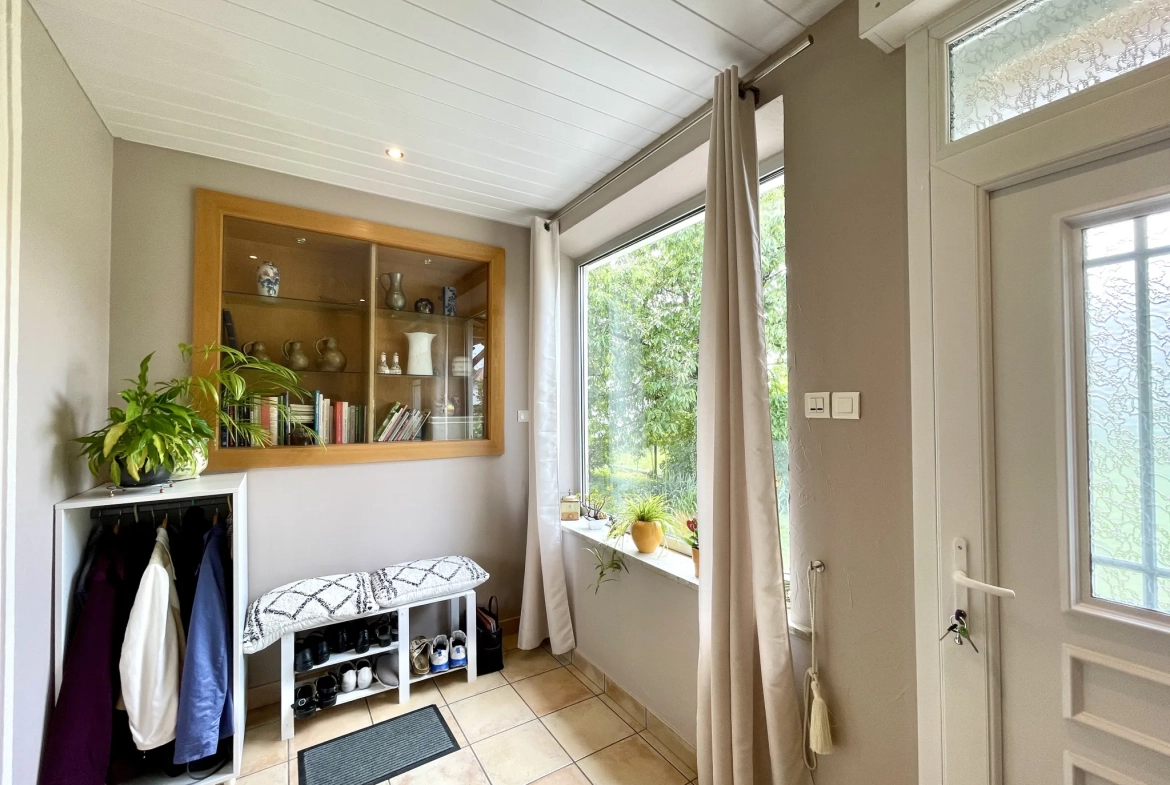 Appartement F5 avec jardin privatif à Kingersheim - Grande superficie et charme authentique 