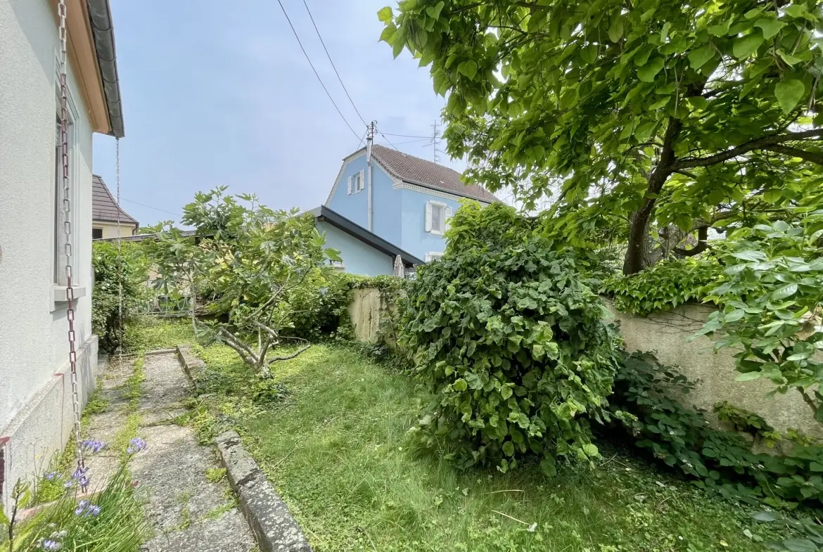 Appartement F5 avec jardin privatif à Kingersheim - Grande superficie et charme authentique 