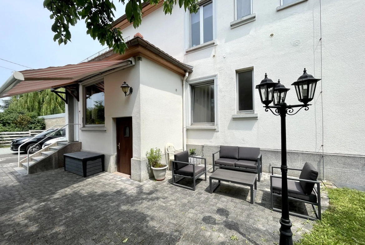 Appartement F5 avec jardin privatif à Kingersheim - Grande superficie et charme authentique 