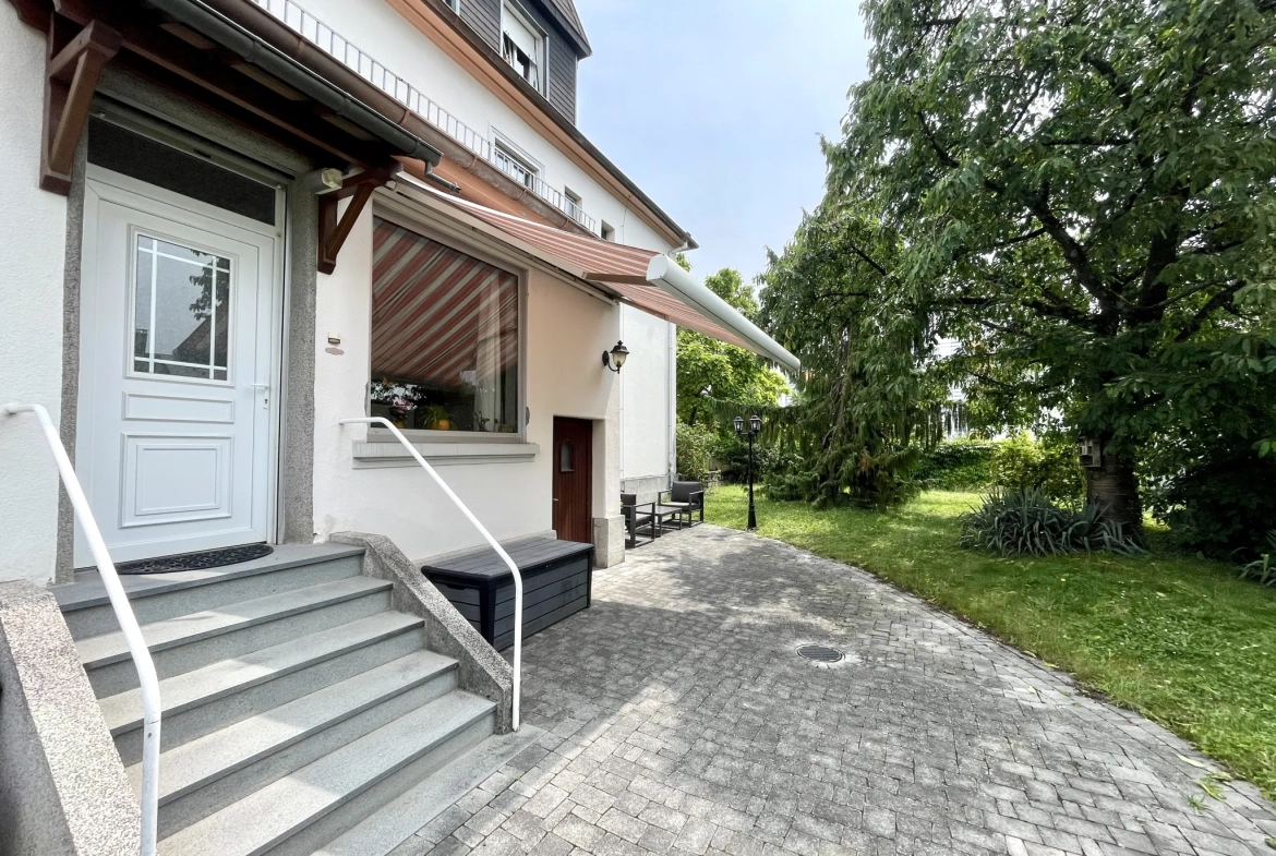 Appartement F5 avec jardin privatif à Kingersheim - Grande superficie et charme authentique 