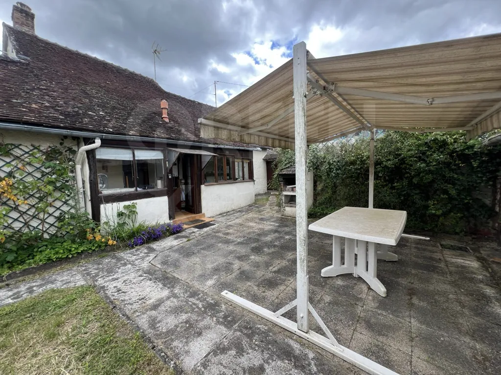 Maison ancienne à vendre à Varennes-Changy – 80 m², jardin et potentiel d'extension 