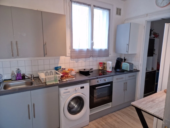 Appartement traversant à Autun avec 2 chambres, cave et chauffage collectif