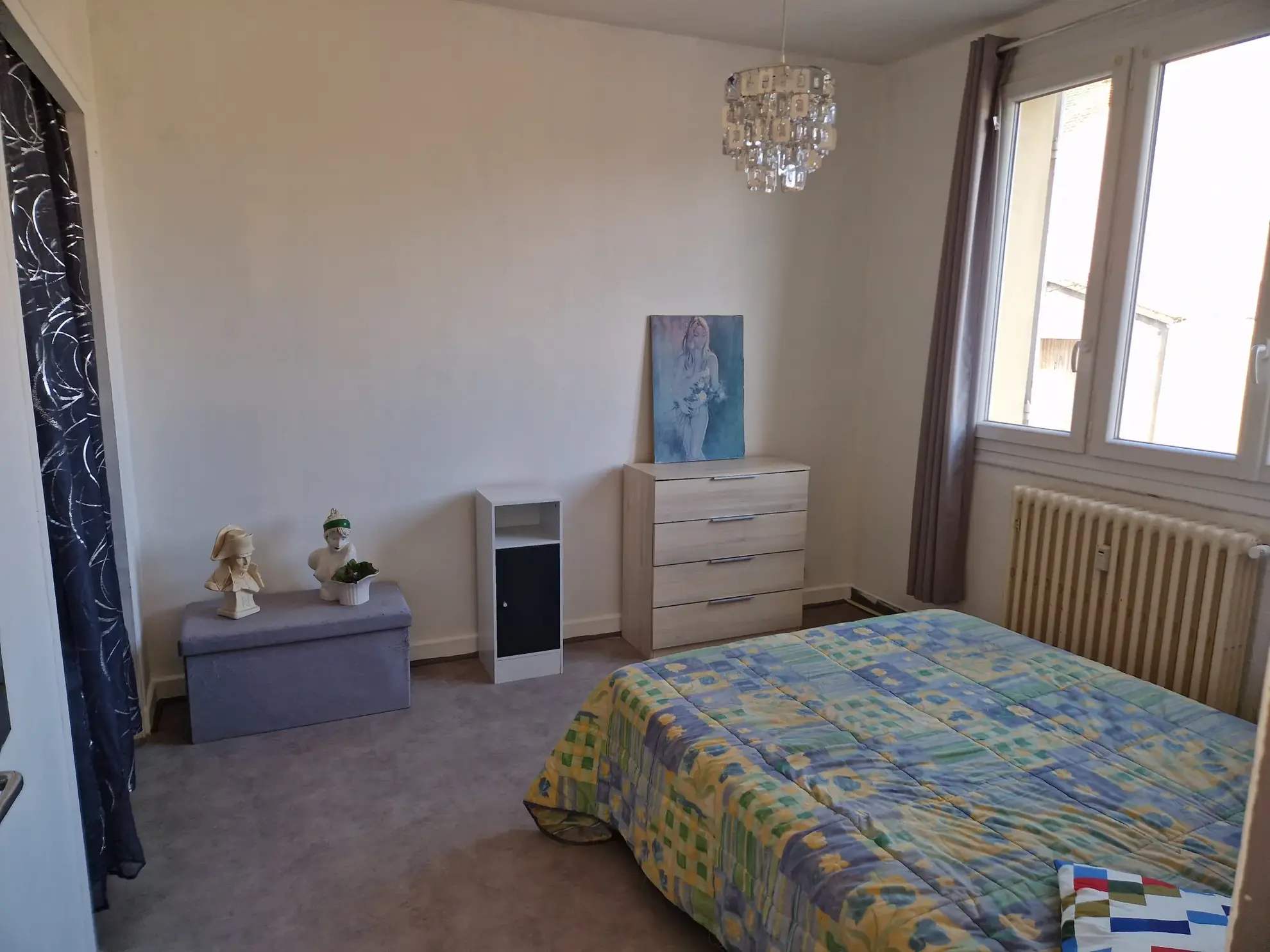 Appartement traversant à Autun avec 2 chambres, cave et chauffage collectif 