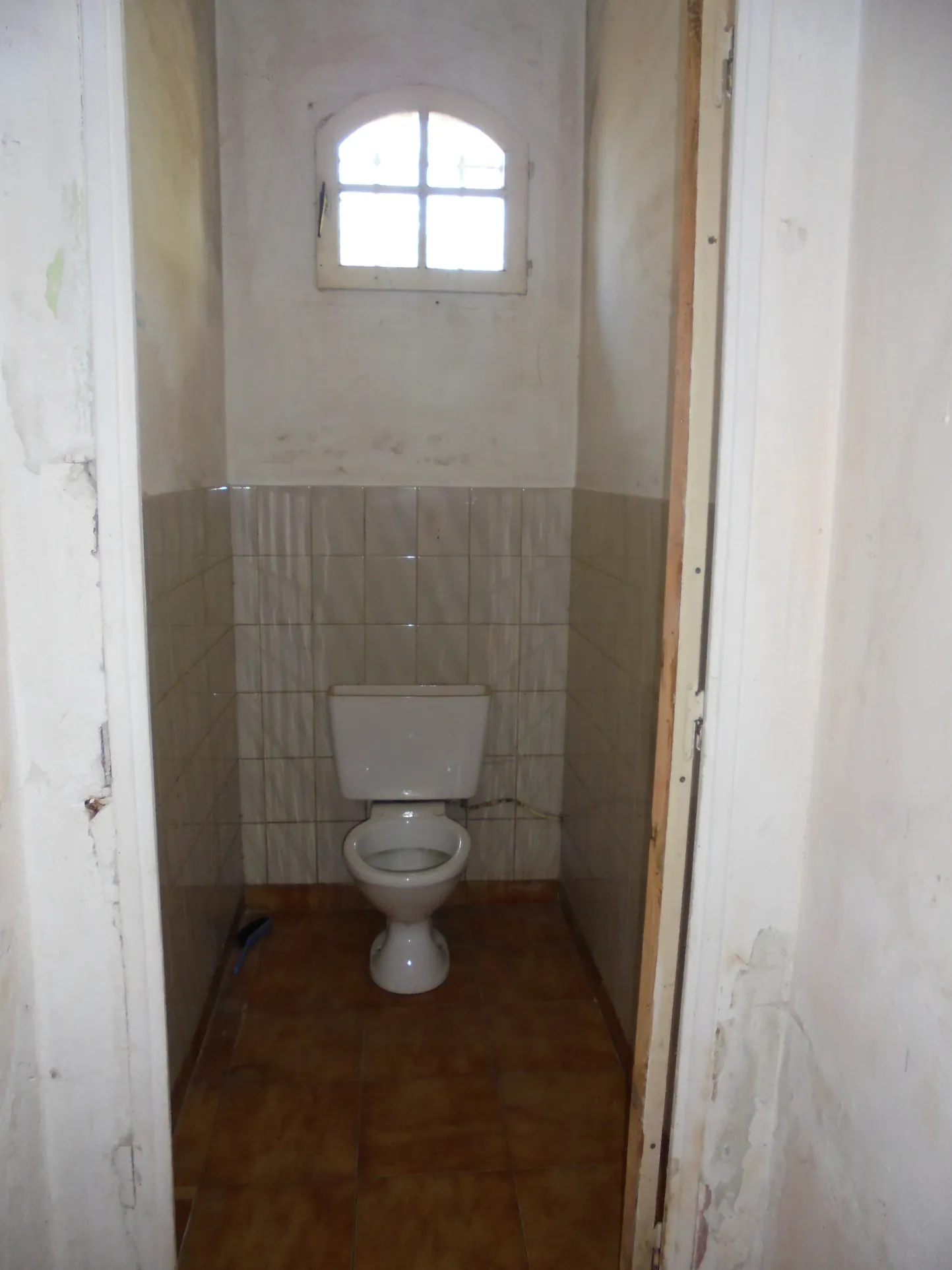 Maison à rénover de plain-pied sur 4743 m² à proximité de La Réole 