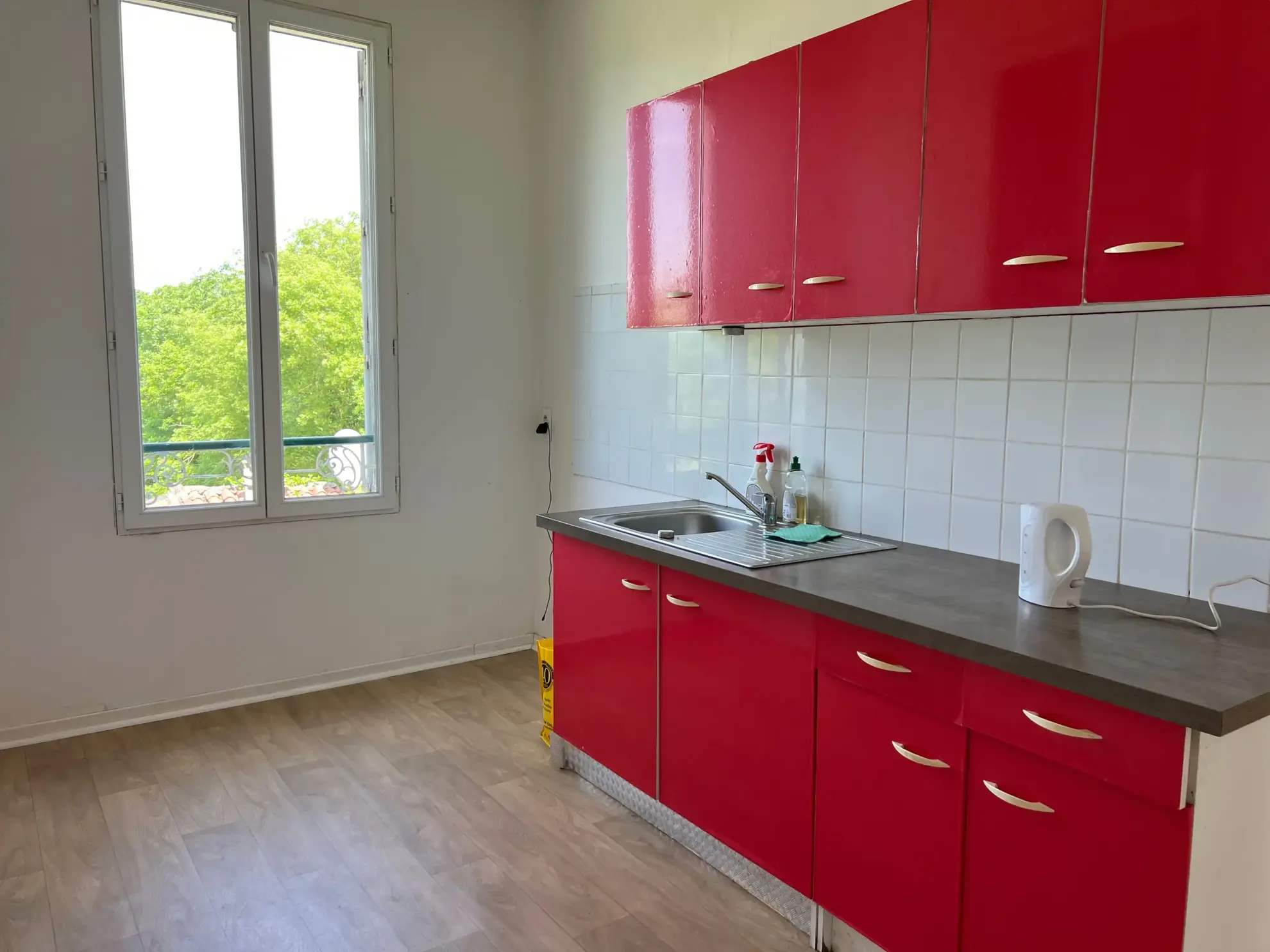 Maison en pierres à vendre à Sainte Hermine avec jardin et garage 