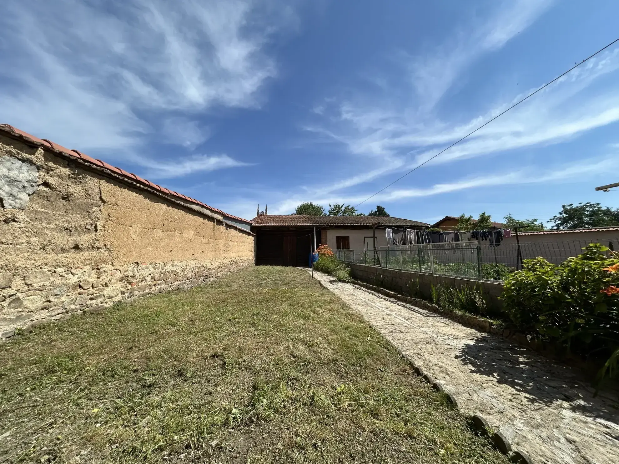 Charmante maison de village de 117m² avec dépendance à Saint-Just-la-Pendue 