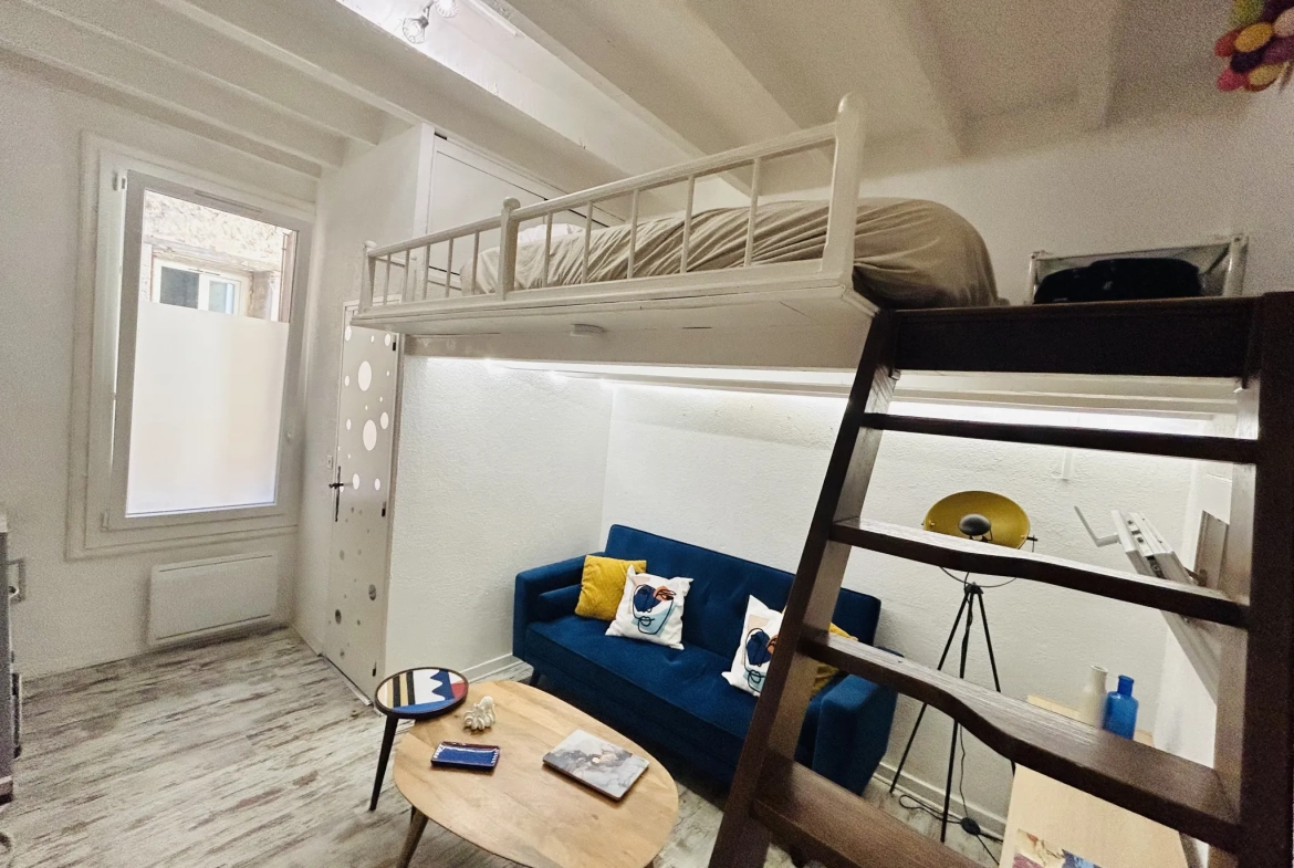 Studio rénové au centre-ville de Sète avec mezzanine et faible charges 