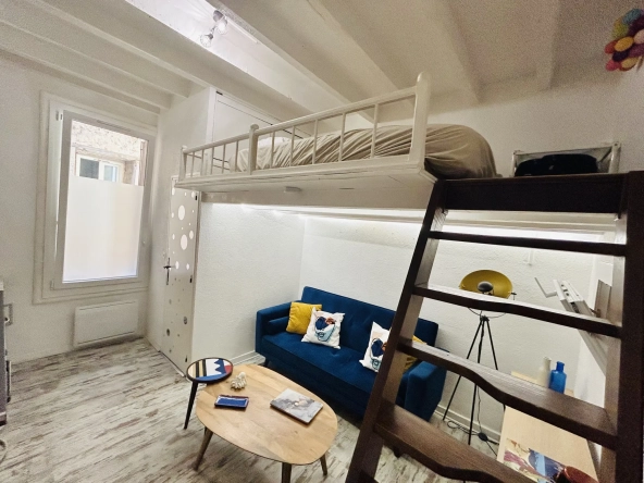 Studio rénové au centre-ville de Sète avec mezzanine et faible charges