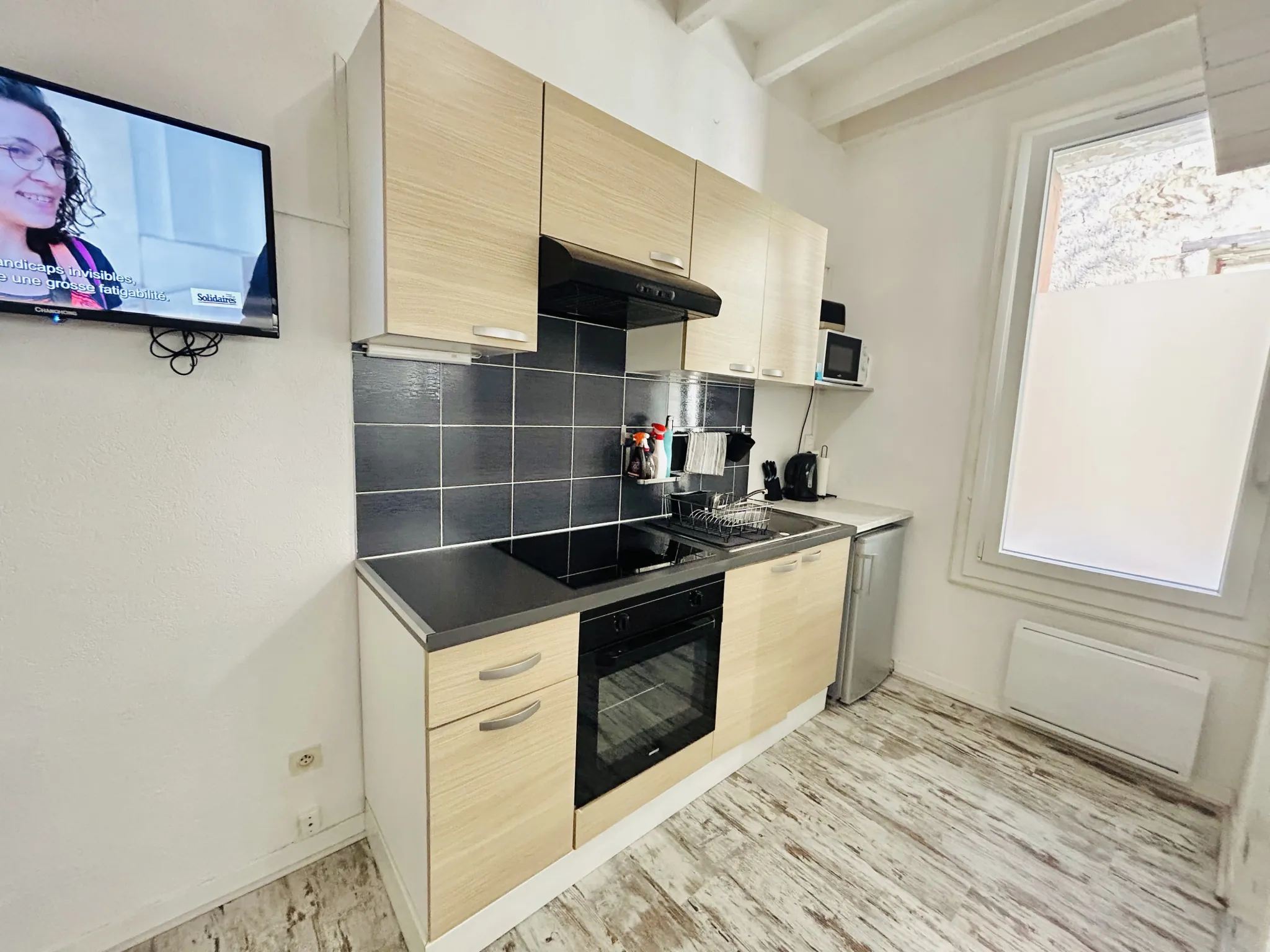 Studio rénové au centre-ville de Sète avec mezzanine et faible charges 