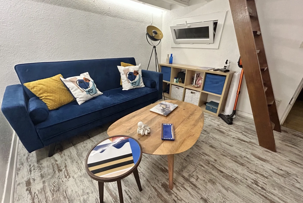 Studio rénové au centre-ville de Sète avec mezzanine et faible charges 