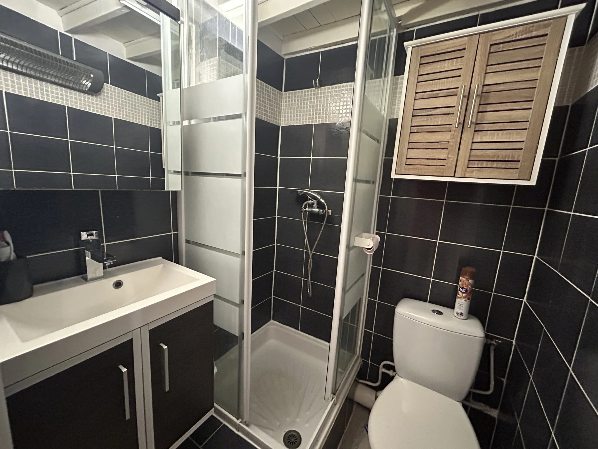 Studio rénové au centre-ville de Sète avec mezzanine et faible charges 