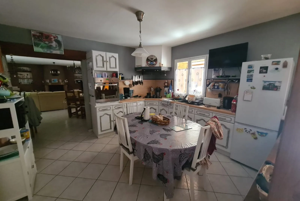 Ensemble immobilier avec maison et 2 gîtes à Ault, proche mer 