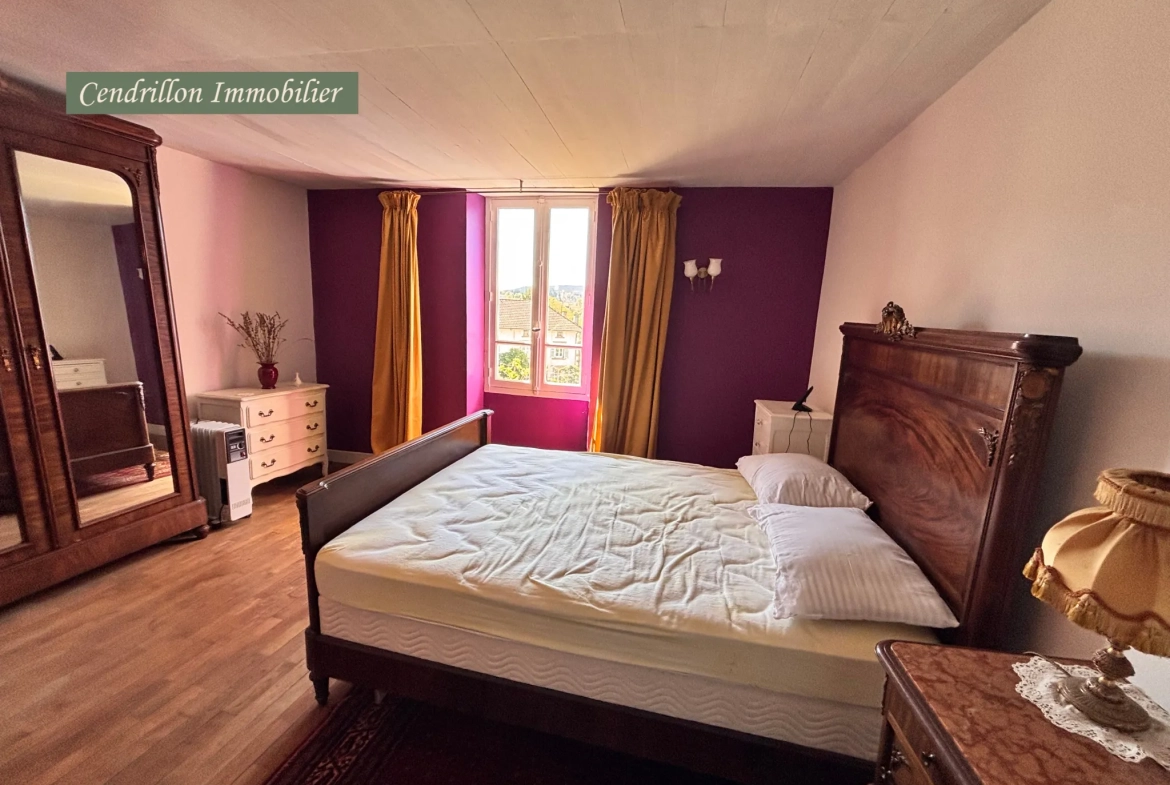 Maison de ville en pierres de 65 m² avec jardin exposé sud à Bourganeuf 