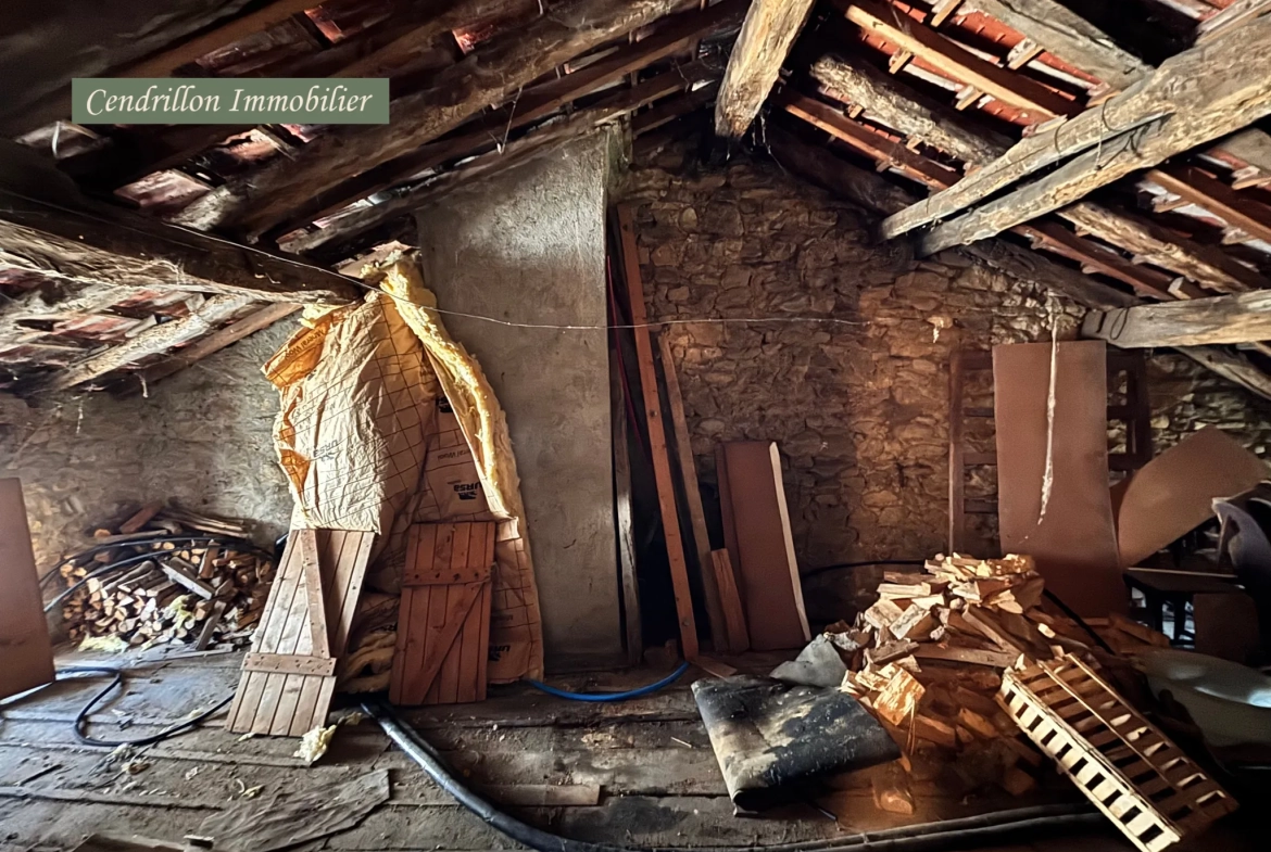 Maison de ville en pierres de 65 m² avec jardin exposé sud à Bourganeuf 