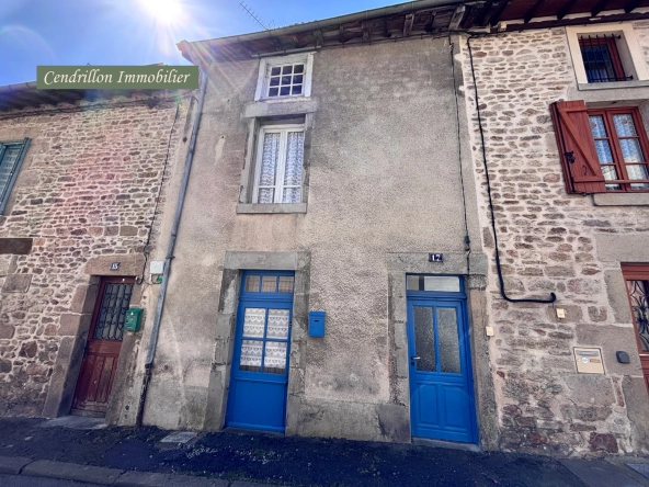 Maison de ville en pierres de 65 m² avec jardin exposé sud à Bourganeuf