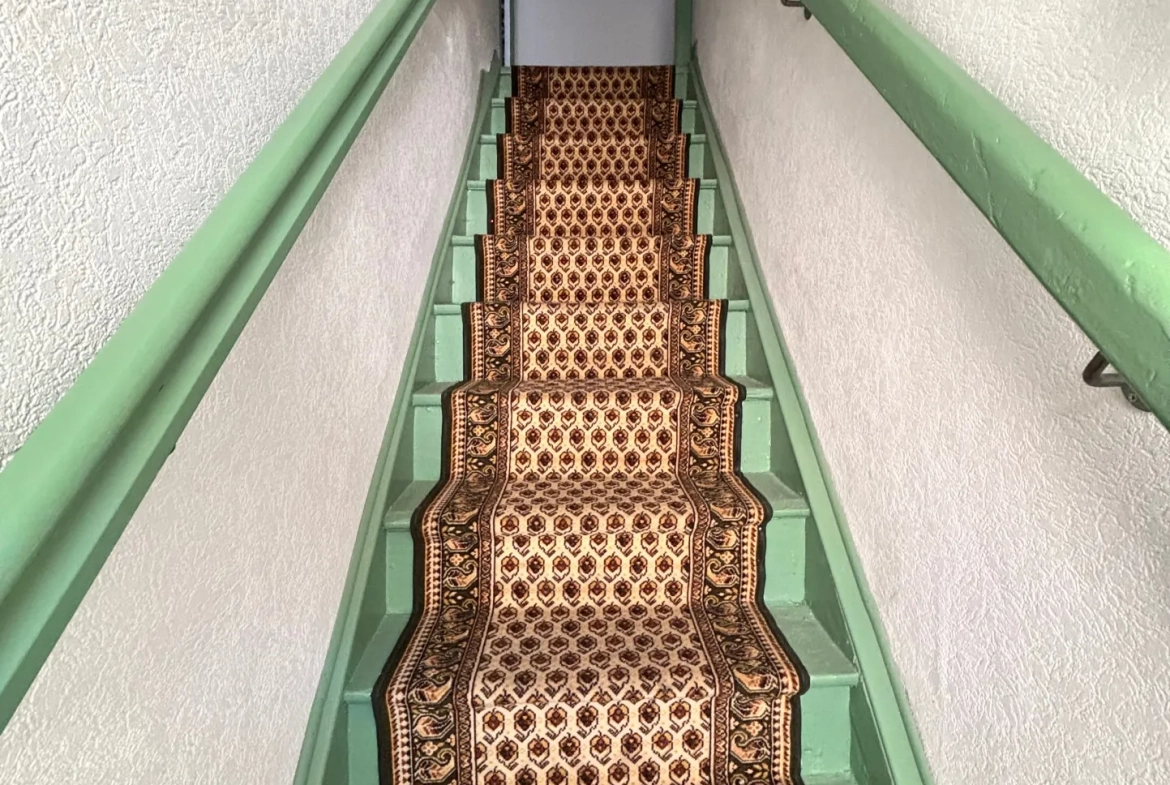 Maison de ville en pierres de 65 m² avec jardin exposé sud à Bourganeuf 