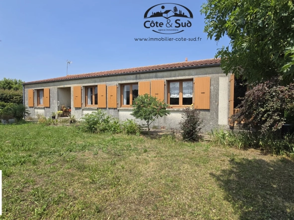Maison à rafraîchir de plain-pied à Saint Jean de Liversay sur 1600 m²