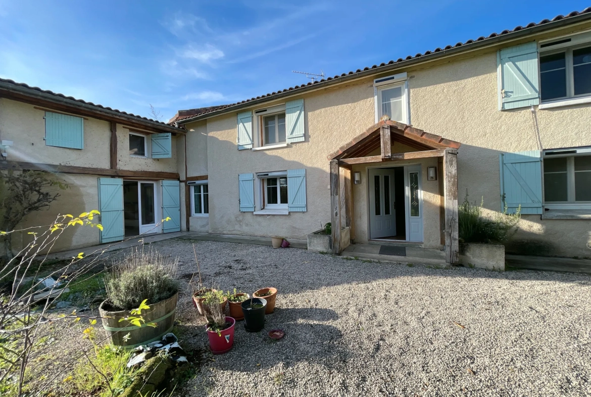À vendre maison de 166 m² à Marciac avec terrain de 2350 m² 