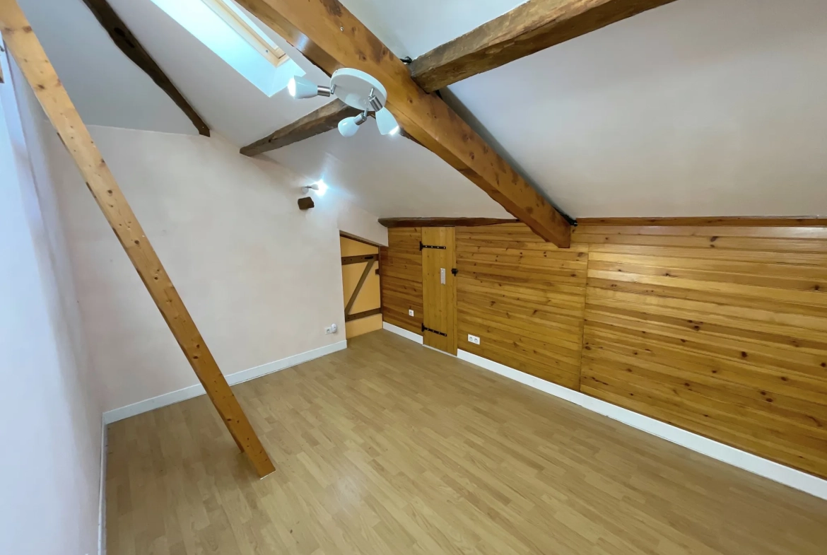 À vendre maison de 166 m² à Marciac avec terrain de 2350 m² 