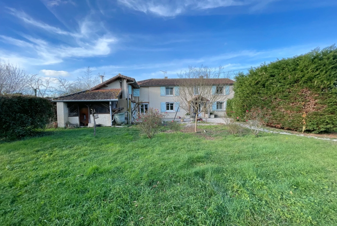 À vendre maison de 166 m² à Marciac avec terrain de 2350 m² 